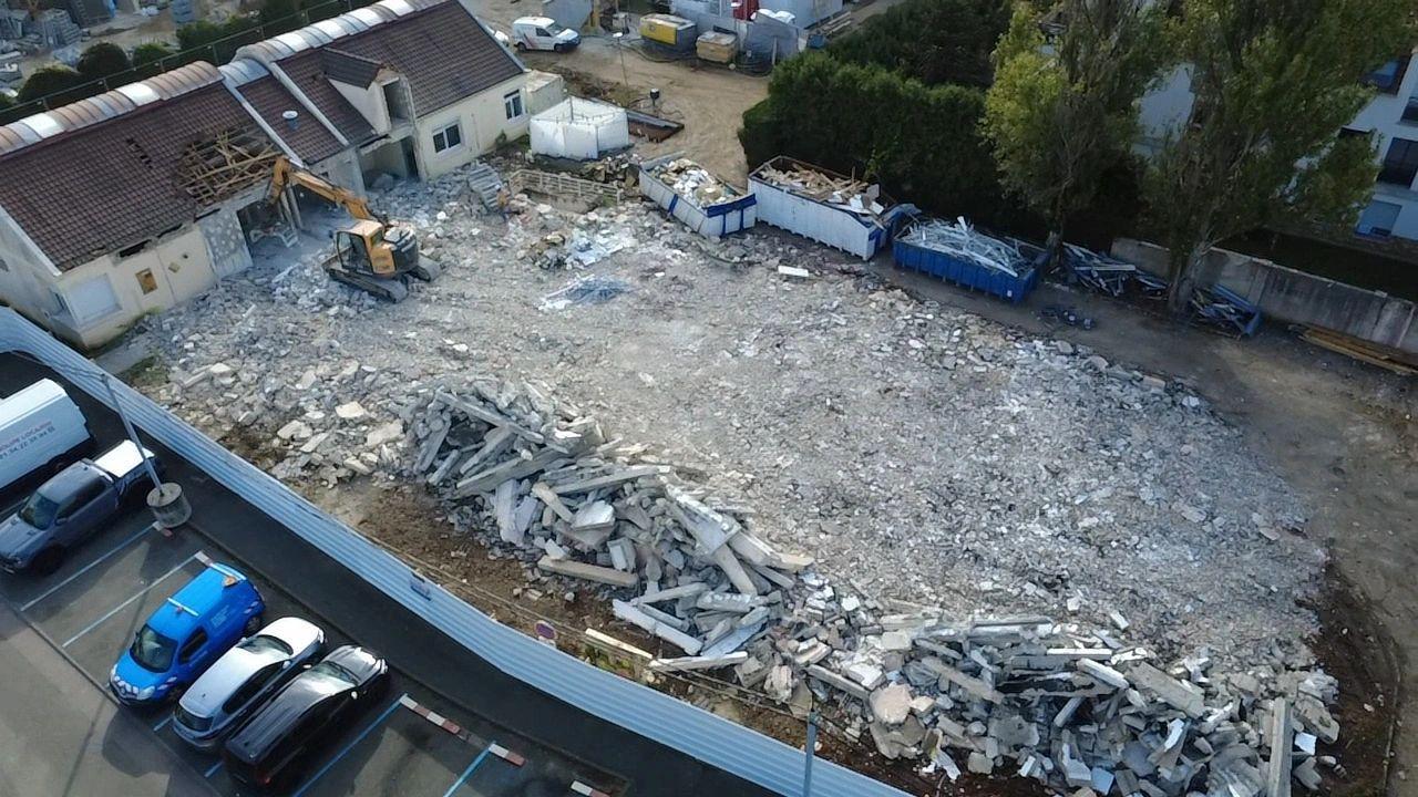 Chantier en cours &agrave; M&eacute;zi&egrave;res-sur-Seine (78)