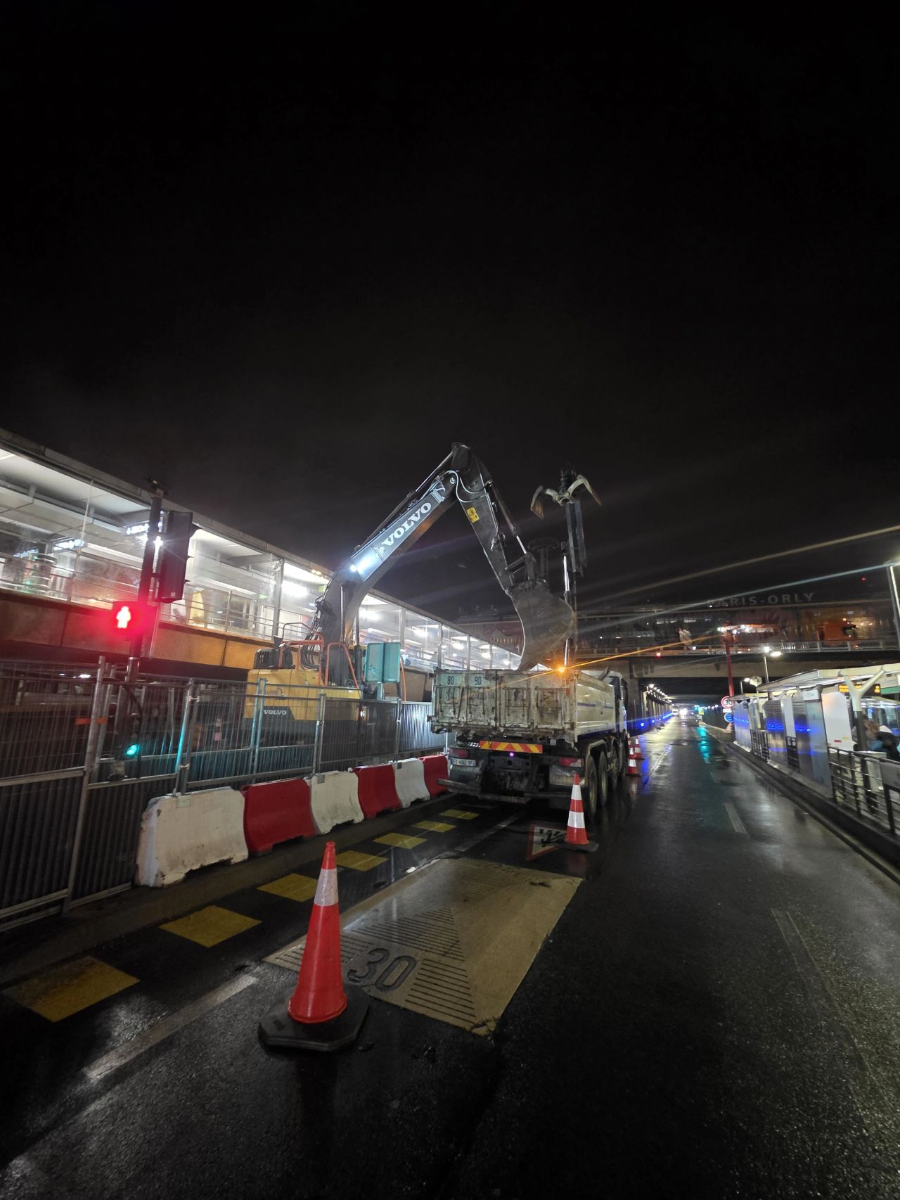 🌙 D&eacute;molition d&rsquo;une cage d&rsquo;ascenseur &ndash; Intervention de nuit &agrave; Orly