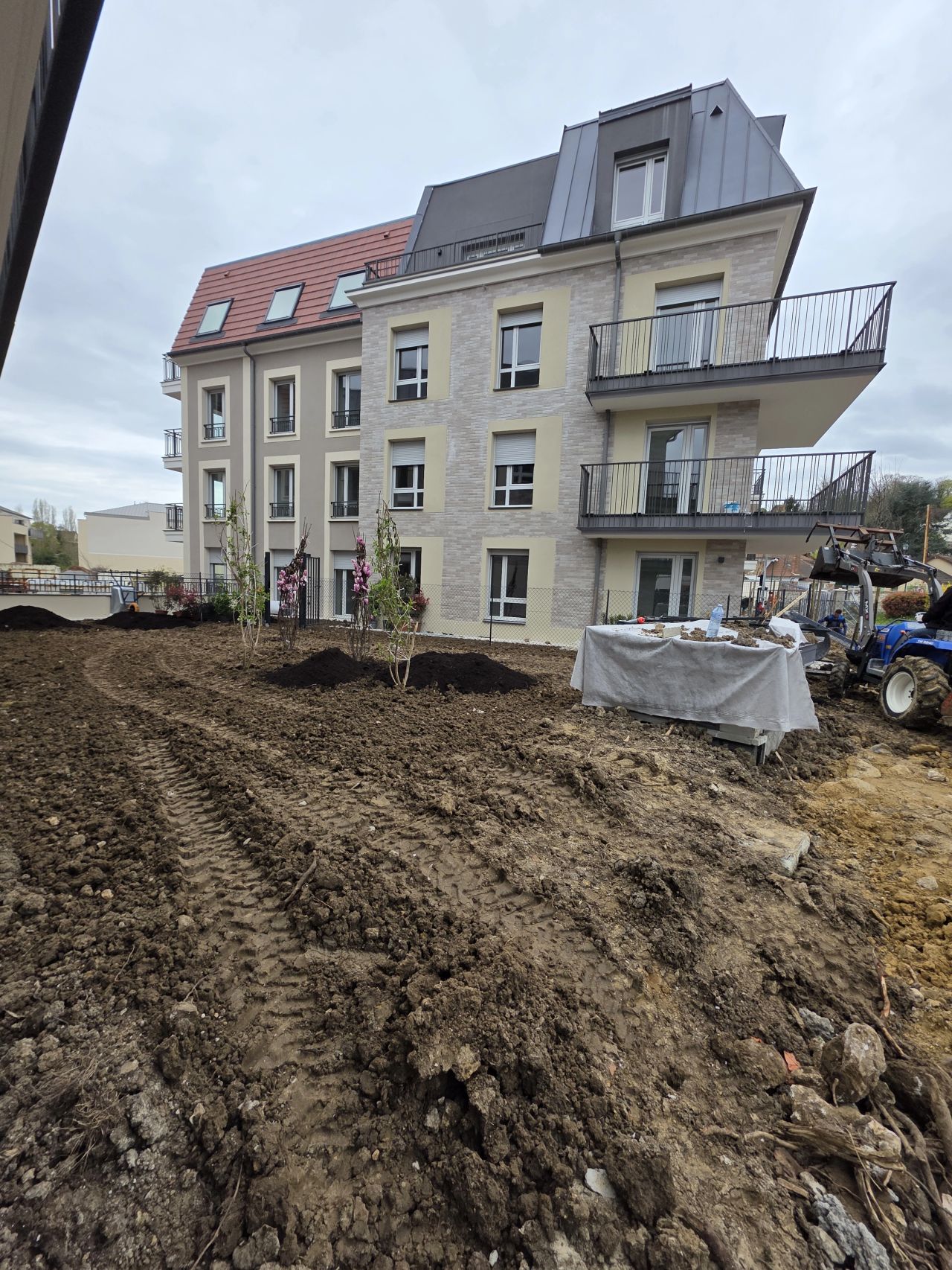 📍 Fin de chantier &agrave; Hadricourt (78) &ndash; Lot VRD & Espaces Verts 🌿🚧