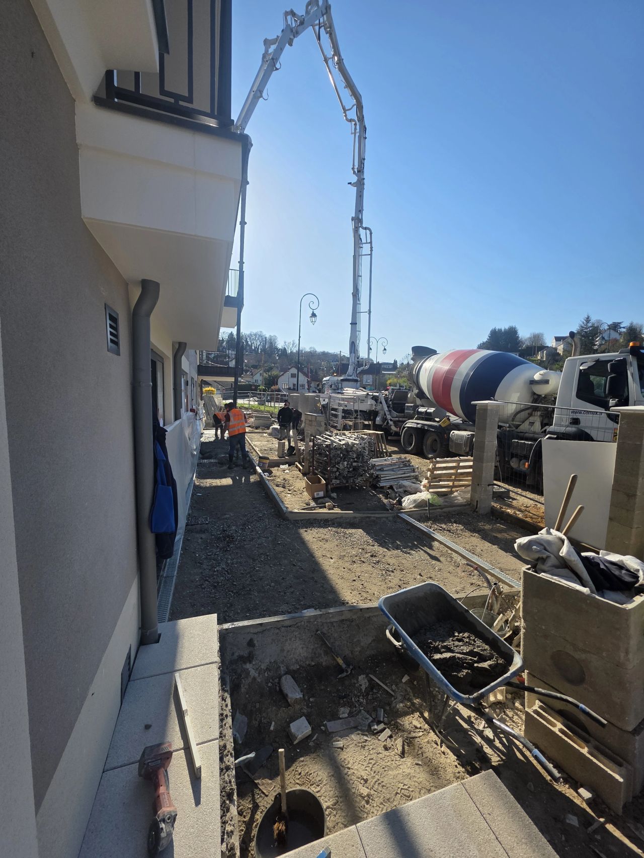 📍 Fin de chantier &agrave; Hadricourt (78) &ndash; Lot VRD & Espaces Verts 🌿🚧