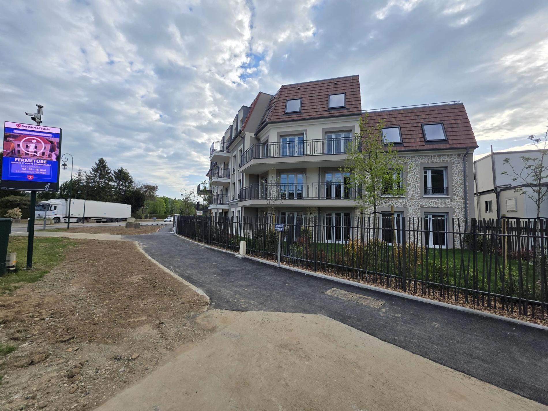 📍 Fin de chantier &agrave; Hadricourt (78) &ndash; Lot VRD & Espaces Verts 🌿🚧